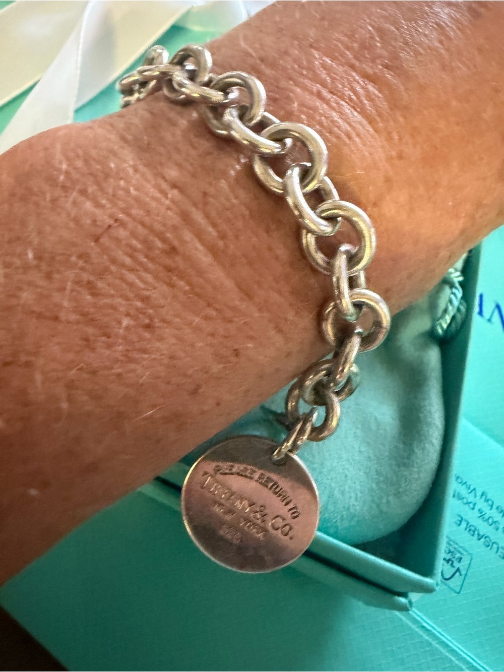 Tiffany & Co. Silver round RTT charm bracelet - Picture 6 of 6